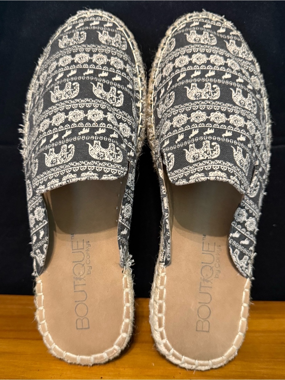 Women's Boutique by Corkys Taffy Slide on Shoes. Gray Elephant Size 10 Bohemian